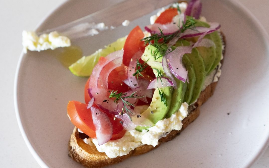 Garlic Labneh Recipe (Made From Scratch)